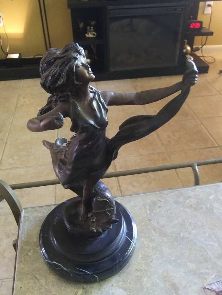 Tarpon Spring Estate Sale - Nice Art, Furniture, Collectibles, and much more - Past Sale