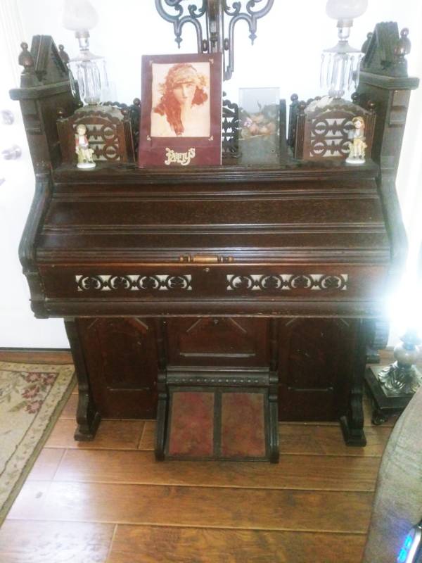 An Over the Top Quality Estate Sale - Past Sale