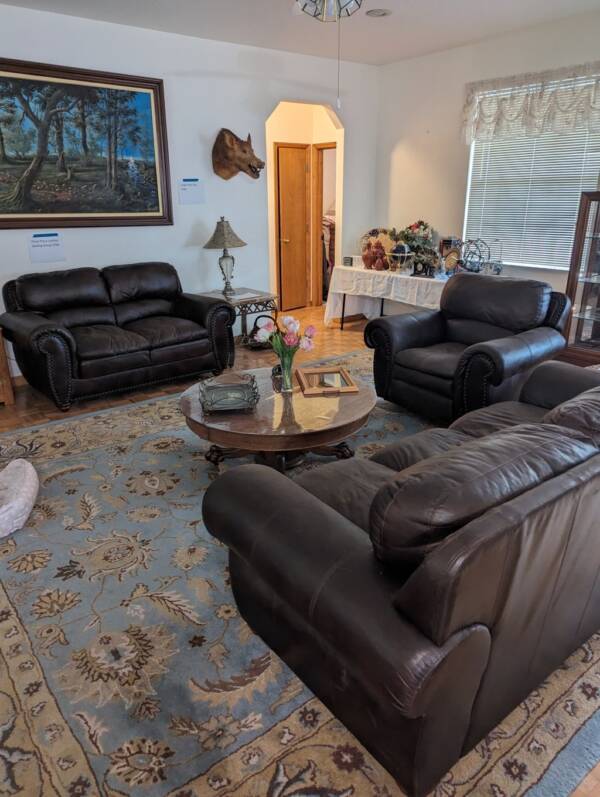 9/7 - 9/9 Awesome Sale with High-end items - Taxidermy - Furniture - Tools and a Ton More